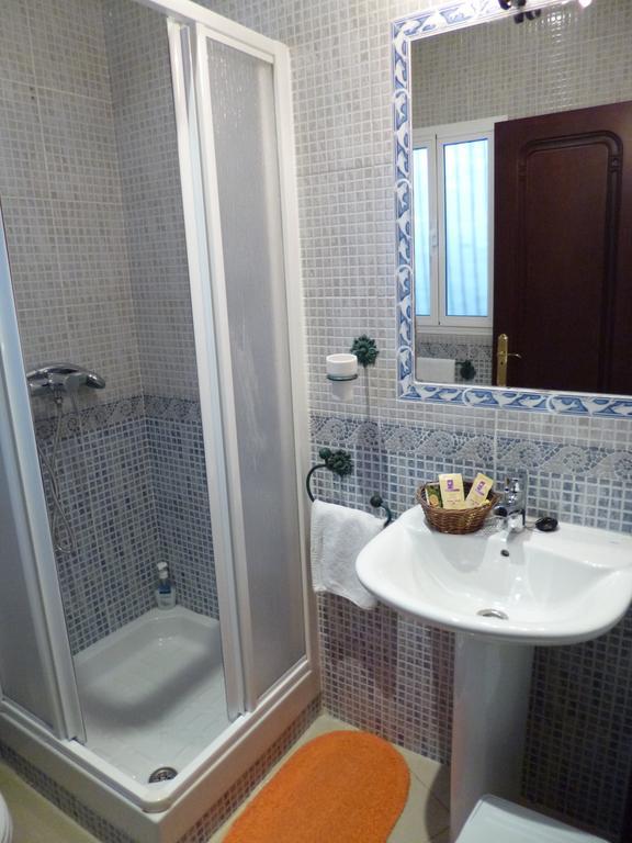 Hostal Virgen Del Rocio Los Palacios Y Villafranca Pokój zdjęcie